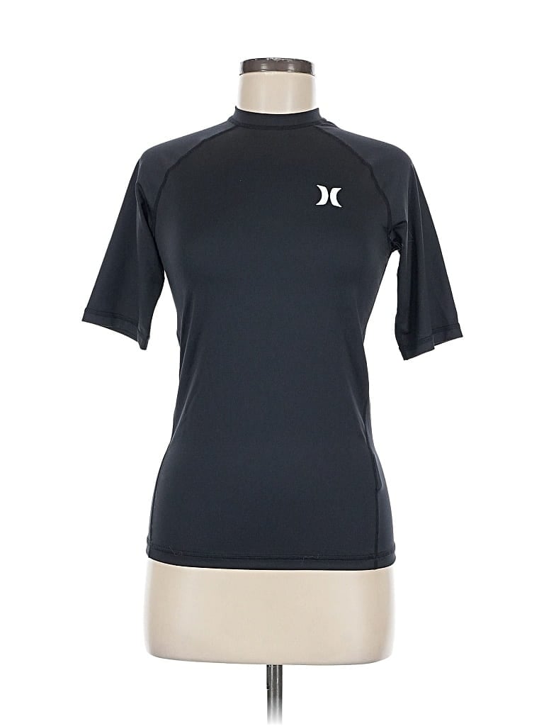 Click to view more detailed imagery on our partner's website Pre-owned Hurley Active T-shirt In Black