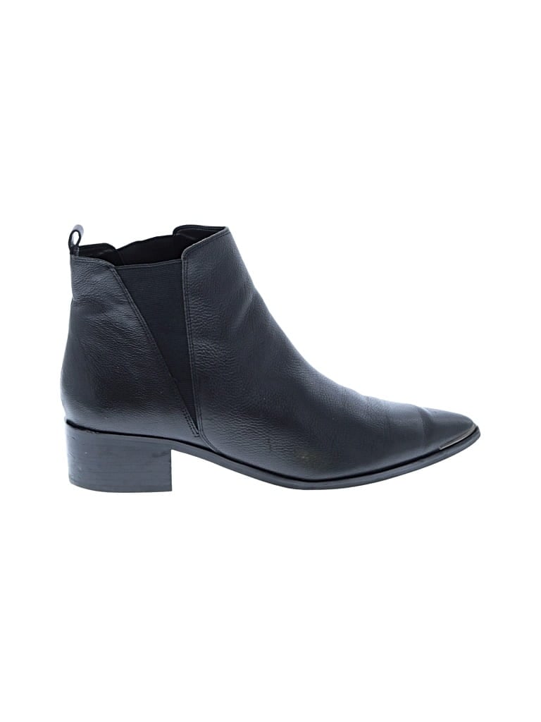 Pre-owned Marc Fisher Ltd Ankle Boots In Black