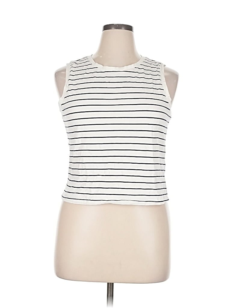 Click to view more detailed imagery on our partner's website Pre-owned Old Navy Sleeveless T-shirt In White