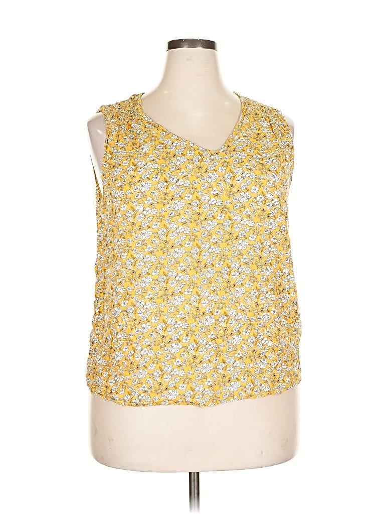 Pre-owned Anne Carson Sleeveless Blouse In Yellow
