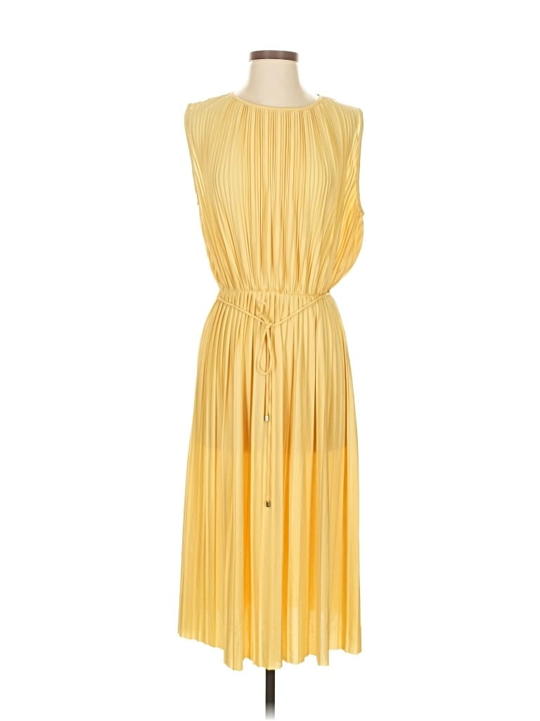 H&M Pre-owned Casual Dress In Yellow