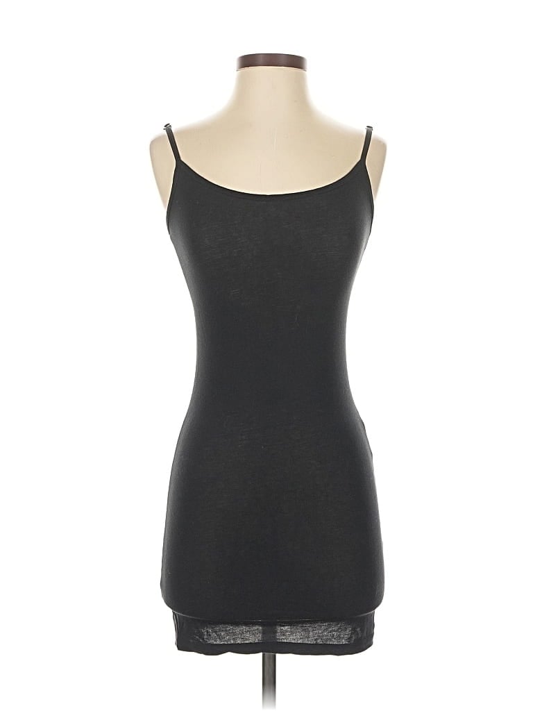Click to view more detailed imagery on our partner's website Pre-owned Splendid Casual Dress In Black