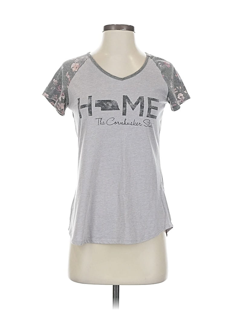 Pre-owned Maurices Short Sleeve T-shirt In Gray