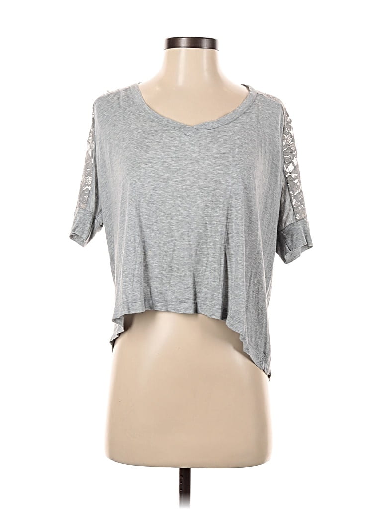 Click to view more detailed imagery on our partner's website Pre-owned Splendid Short Sleeve T-shirt In Gray