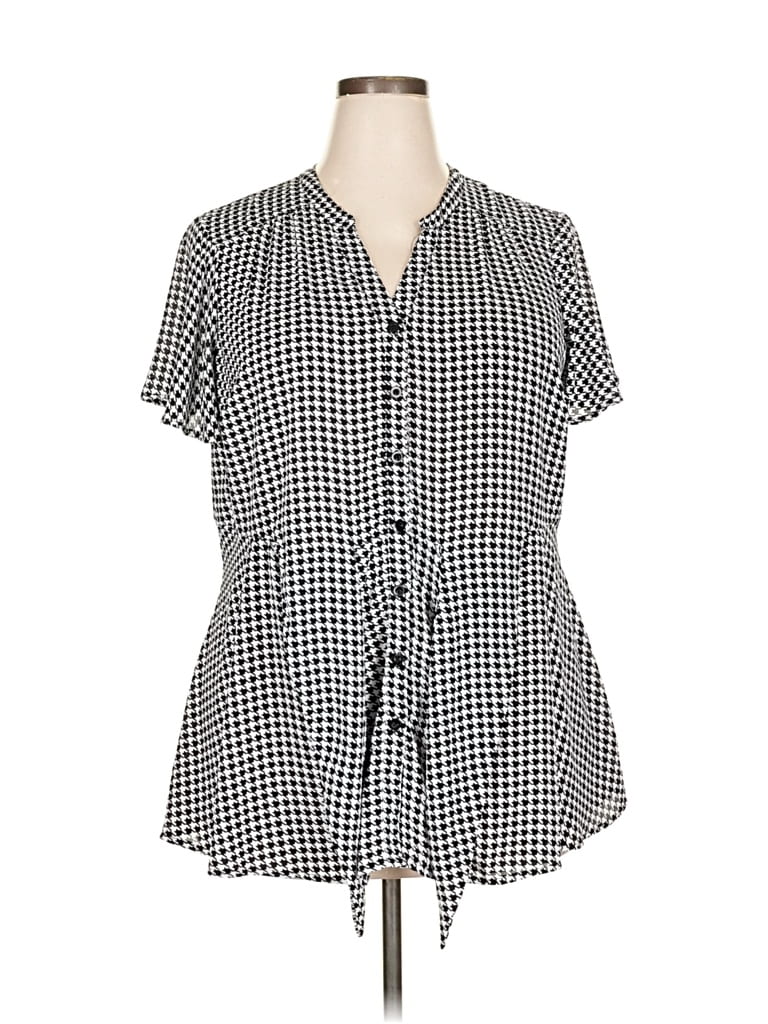 Pre-owned Torrid Short Sleeve Blouse In Black