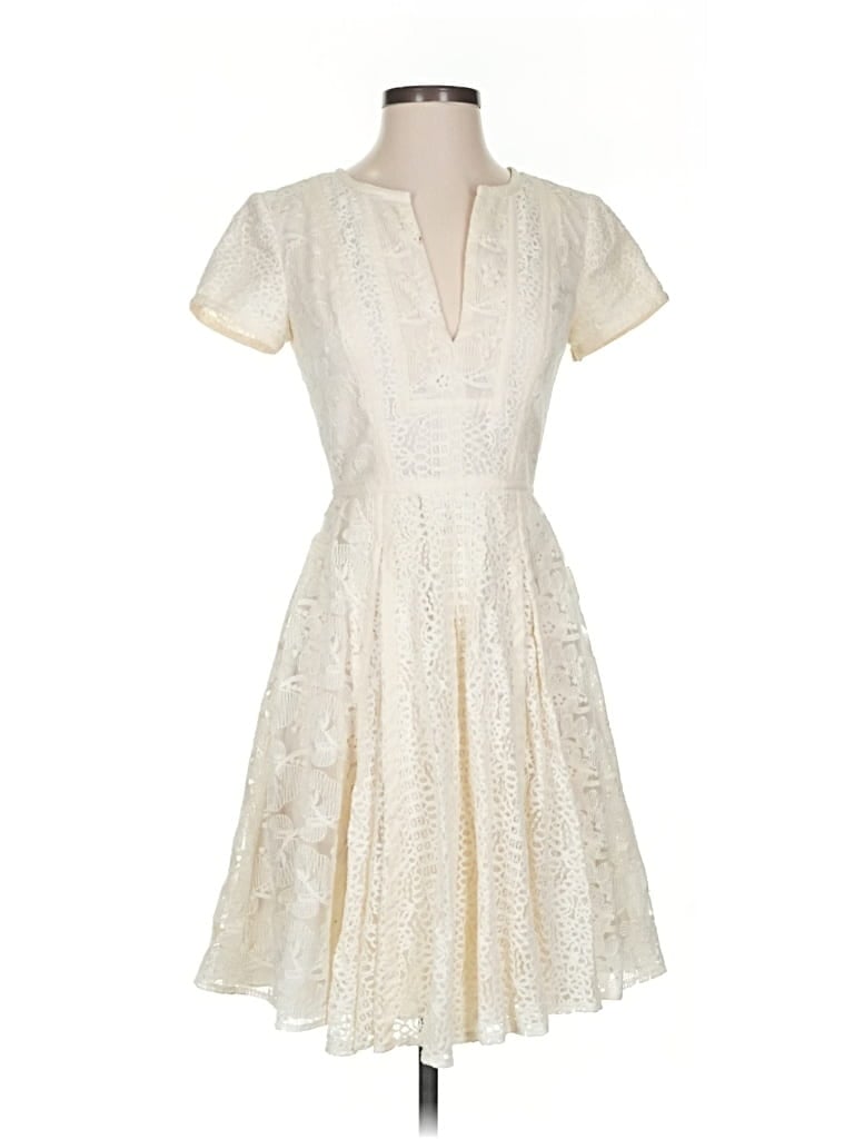 Pre-owned Bcbgmaxazria Cocktail Dress In White