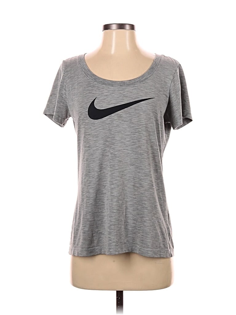 Pre-owned Nike Active T-shirt In Gray