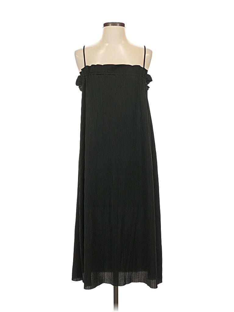 Pre-owned H&m Casual Dress In Black