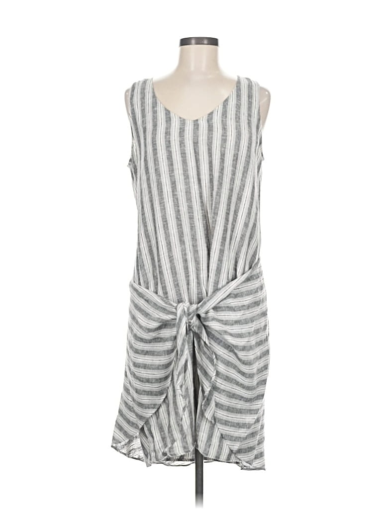 Click to view more detailed imagery on our partner's website Pre-owned Drew Casual Dress In Gray