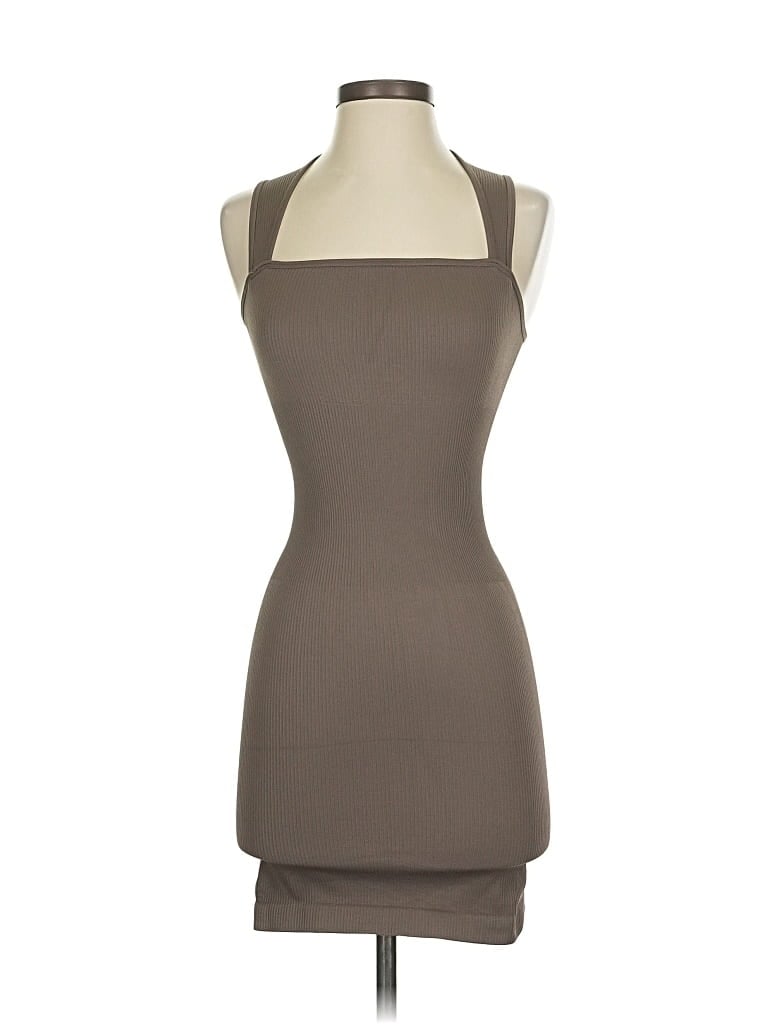 Pre-owned Oqq Cocktail Dress In Brown