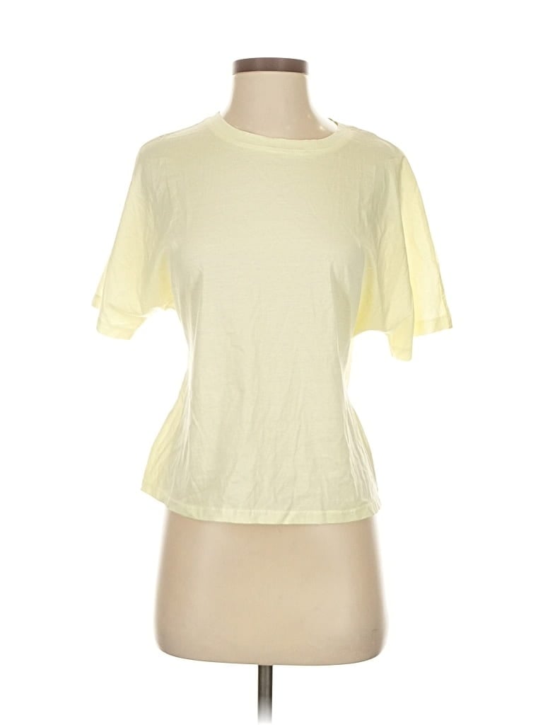 A NEW DAY Pre-owned Short Sleeve T-shirt In Yellow