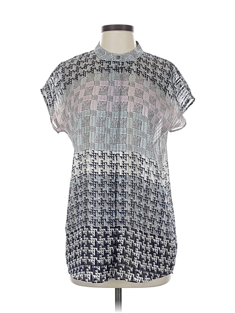 Click to view more detailed imagery on our partner's website Pre-owned Cabi Short Sleeve Blouse In Silver