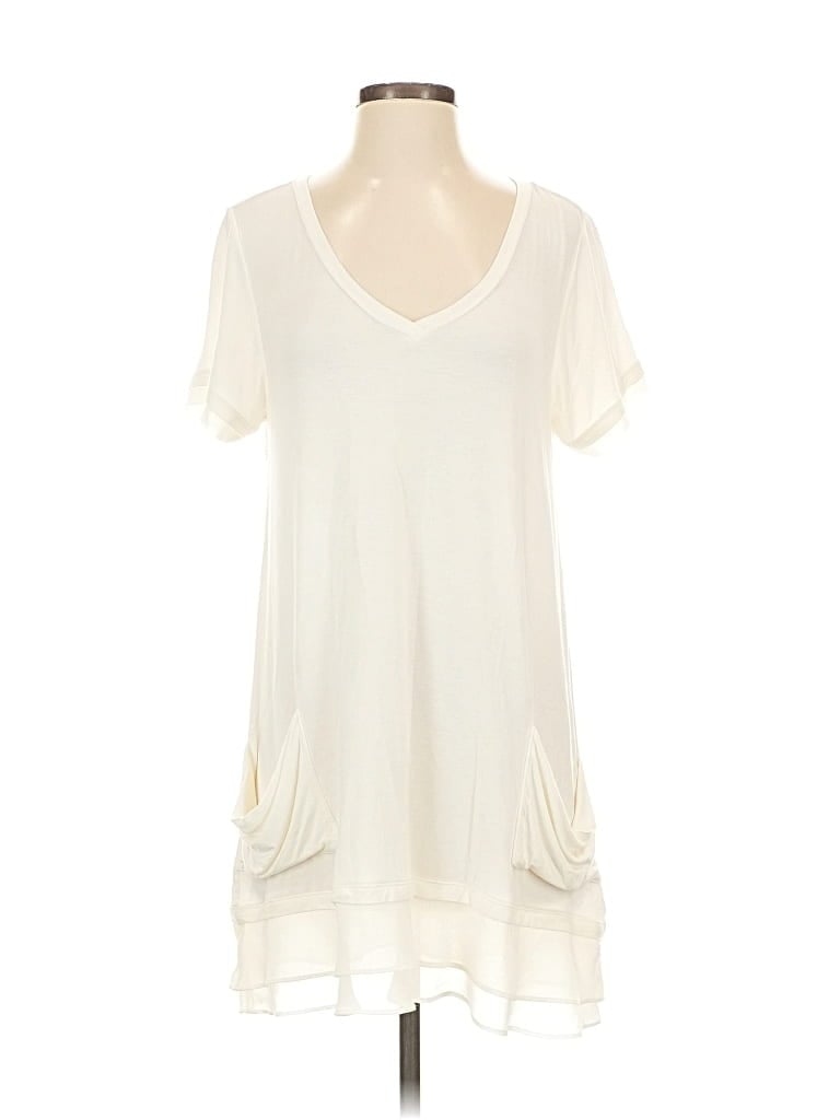 Pre-owned Logo By Lori Goldstein Short Sleeve Top Ivory V Neck Tops In White