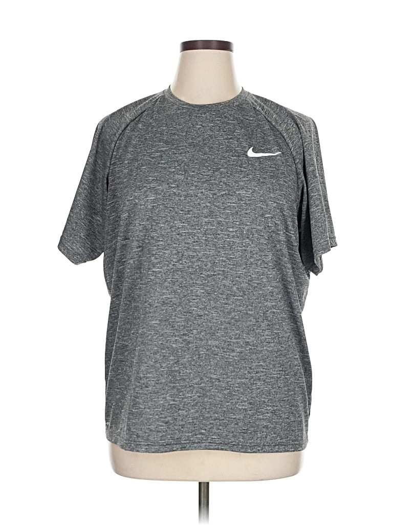 Pre-owned Nike Active T-shirt In Gray