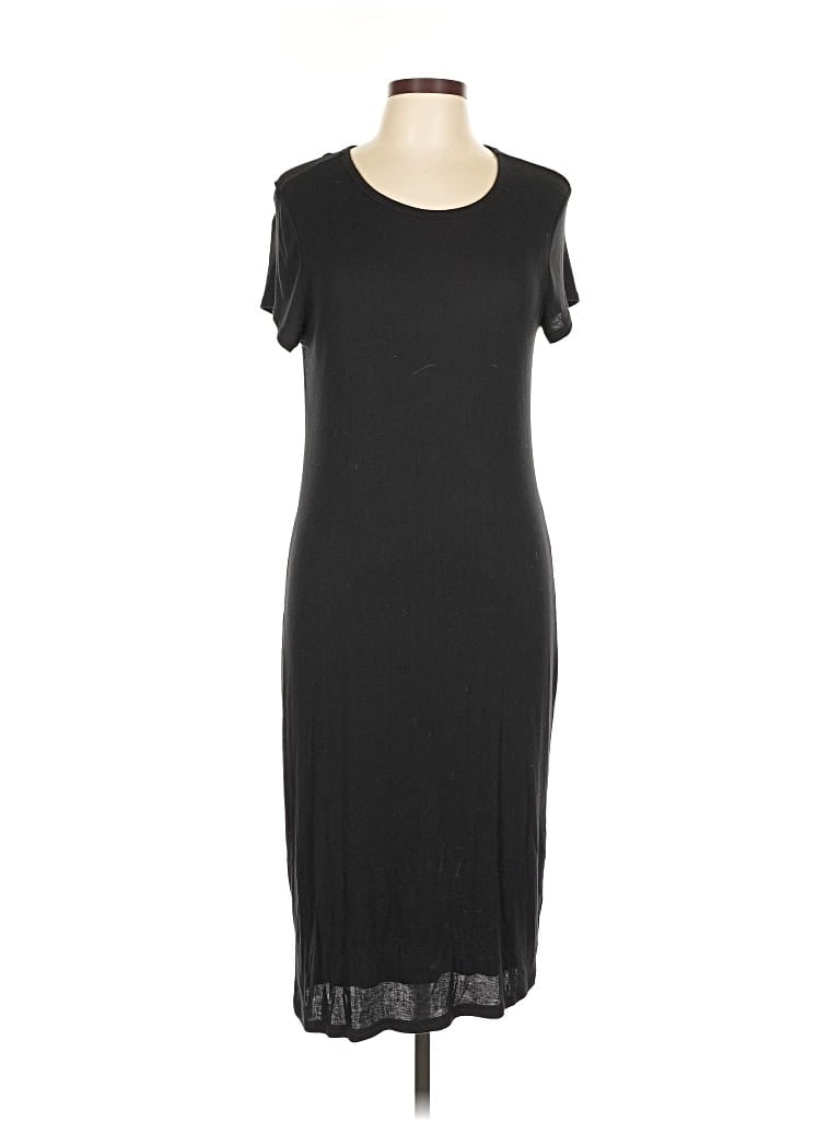 Click to view more detailed imagery on our partner's website Pre-owned Gap Casual Dress In Black