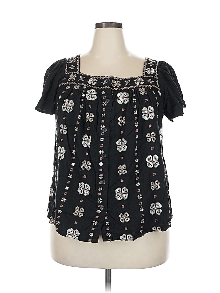 Pre-owned Torrid Short Sleeve Blouse In Black