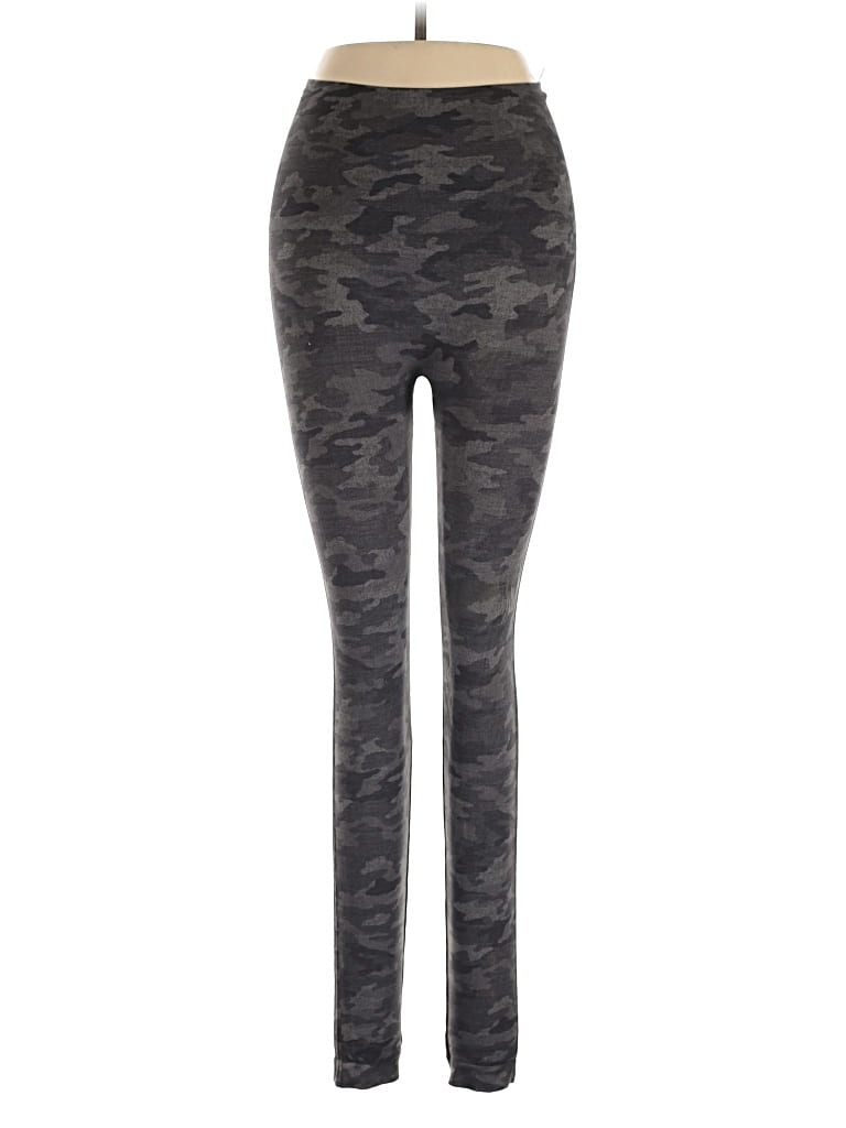 Click to view more detailed imagery on our partner's website Pre-owned Spanx Active Pants In Gray