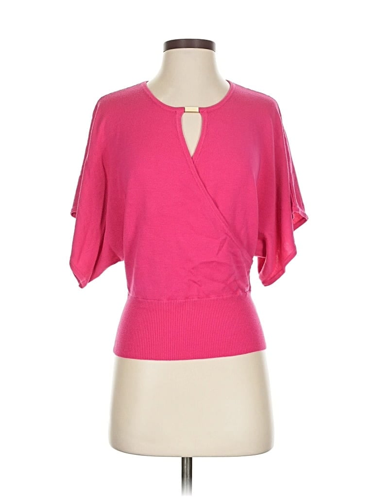 Click to view more detailed imagery on our partner's website Pre-owned New York And Company Short Sleeve Blouse In Pink
