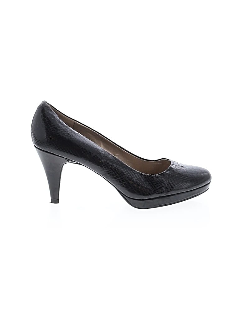 Pre-owned Bandolino Heels In Black
