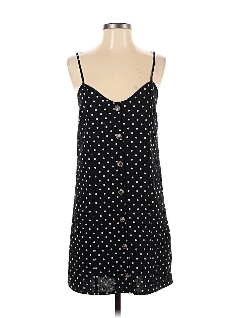 Click to view more detailed imagery on our partner's website Pre-owned Isalis Casual Dress In Black