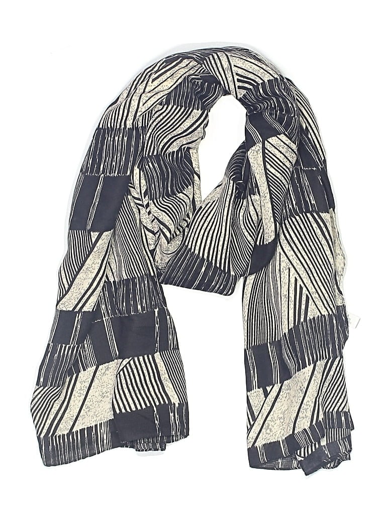 Click to view more detailed imagery on our partner's website Pre-owned Unbranded Scarf In Black