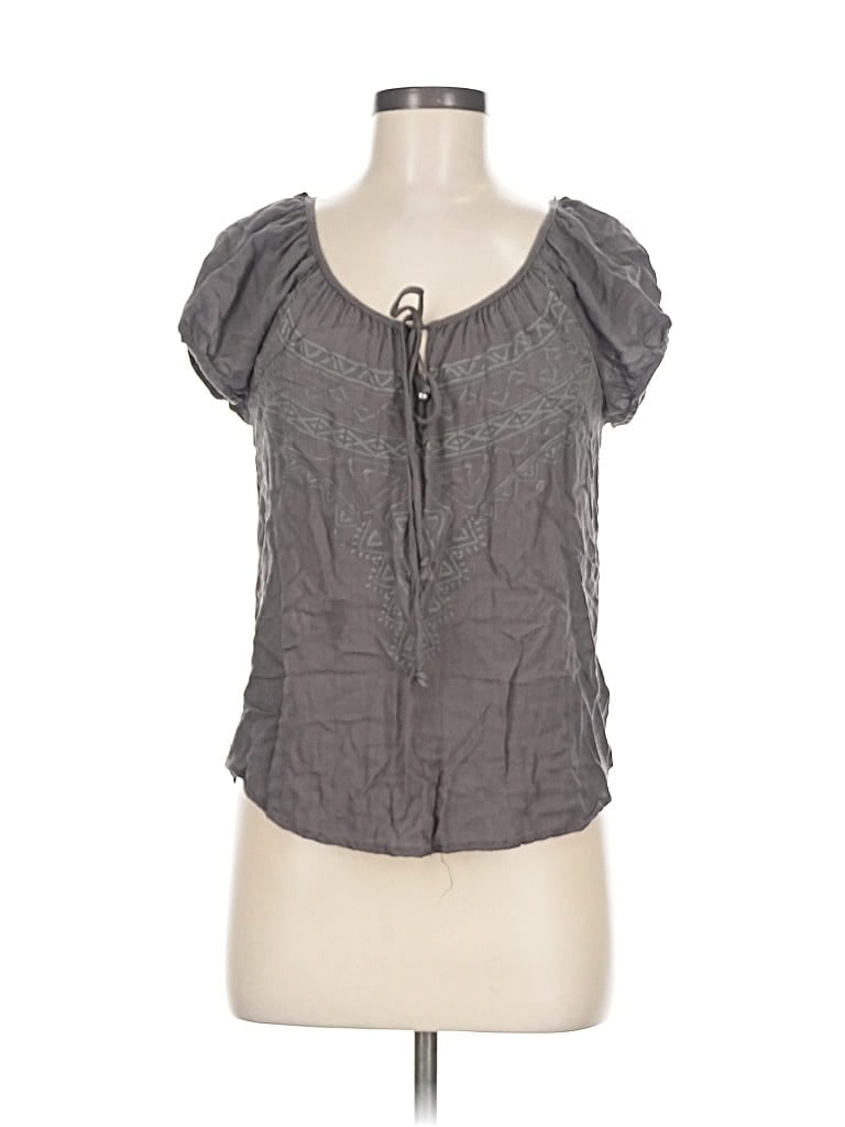 Click to view more detailed imagery on our partner's website Pre-owned Self Esteem Short Sleeve Top Gray Keyhole Neckline Tops