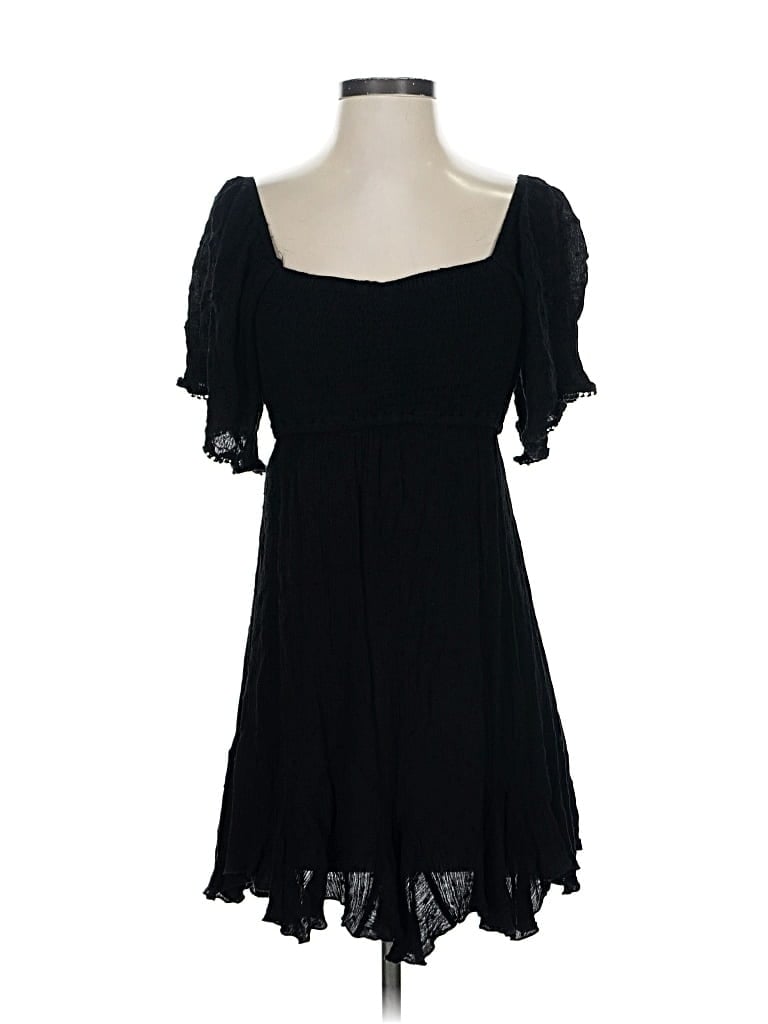 Click to view more detailed imagery on our partner's website Pre-owned Umgee Casual Dress In Black