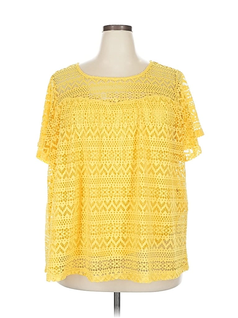 Click to view more detailed imagery on our partner's website Pre-owned City Chic Short Sleeve Blouse In Yellow