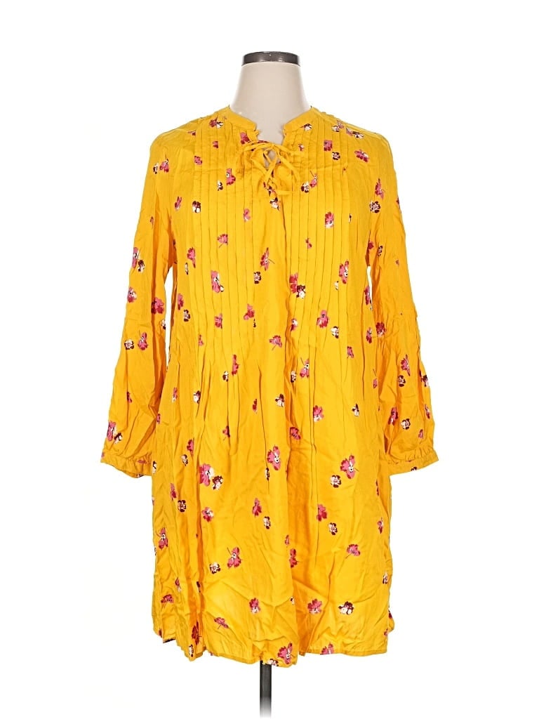 Pre-owned Old Navy Casual Dress In Yellow