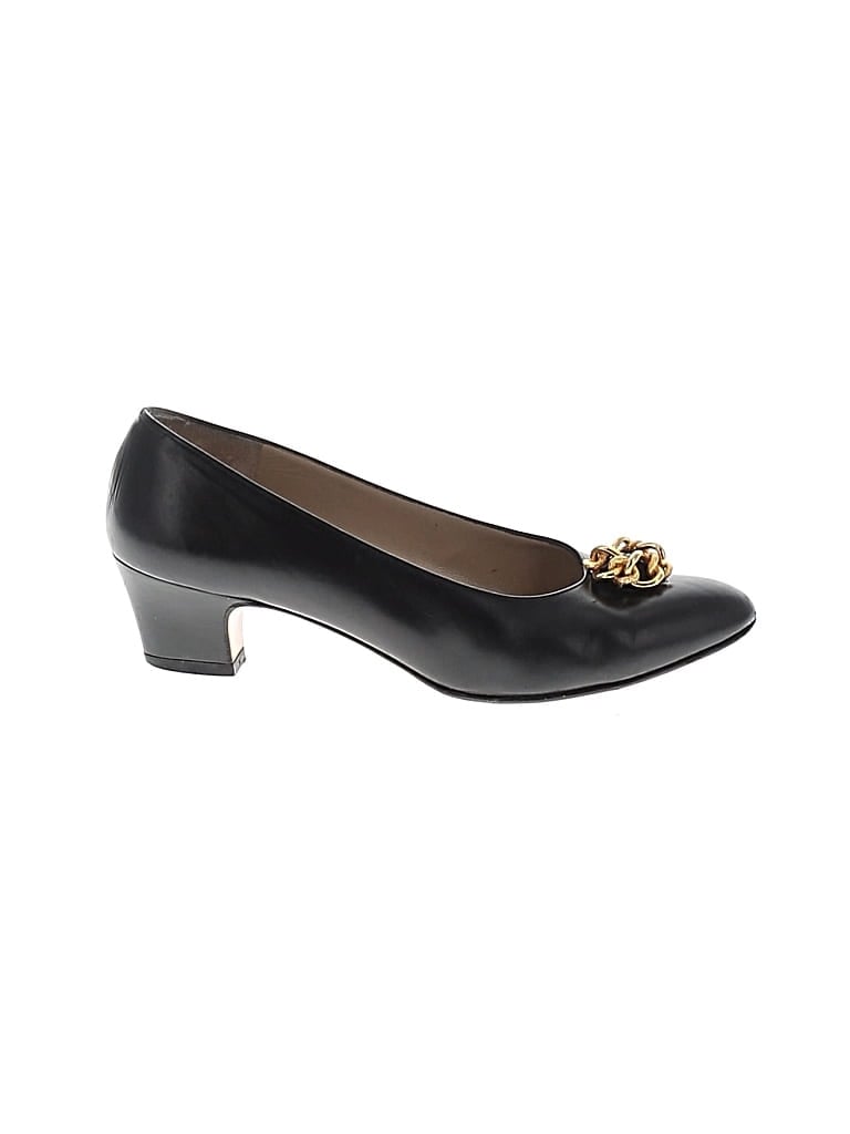 Pre-owned Ferragamo Flats In Black