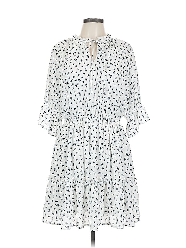 Click to view more detailed imagery on our partner's website Pre-owned Voy Casual Dress In White