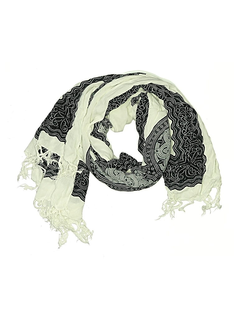 Click to view more detailed imagery on our partner's website Pre-owned Unbranded Scarf In White