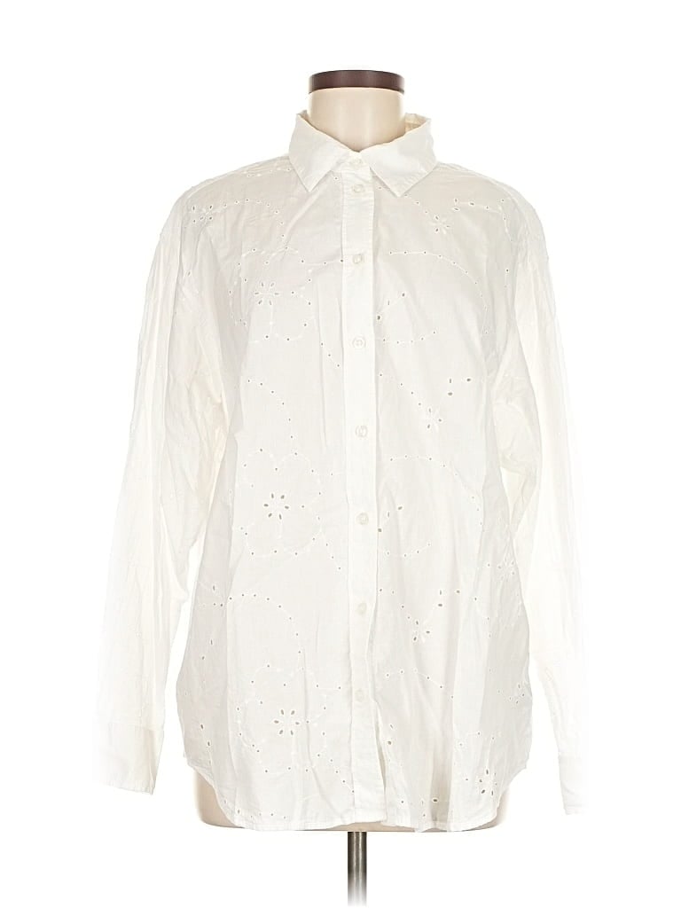 Click to view more detailed imagery on our partner's website Pre-owned Gap Long Sleeve Button Down Shirt In White