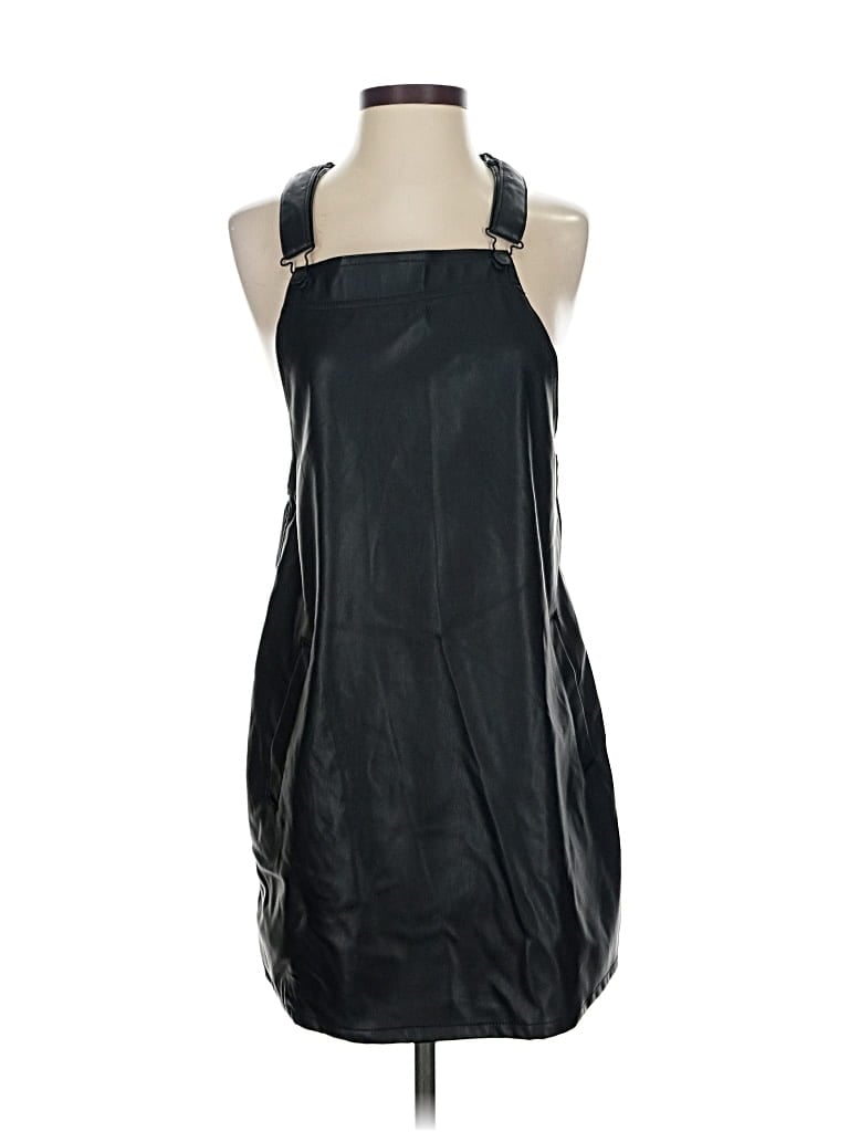 Click to view more detailed imagery on our partner's website Pre-owned Celebrity Pink Cocktail Dress In Black