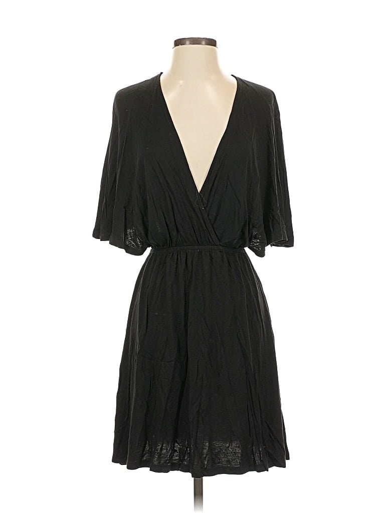 Click to view more detailed imagery on our partner's website Pre-owned H&m Cocktail Dress In Black