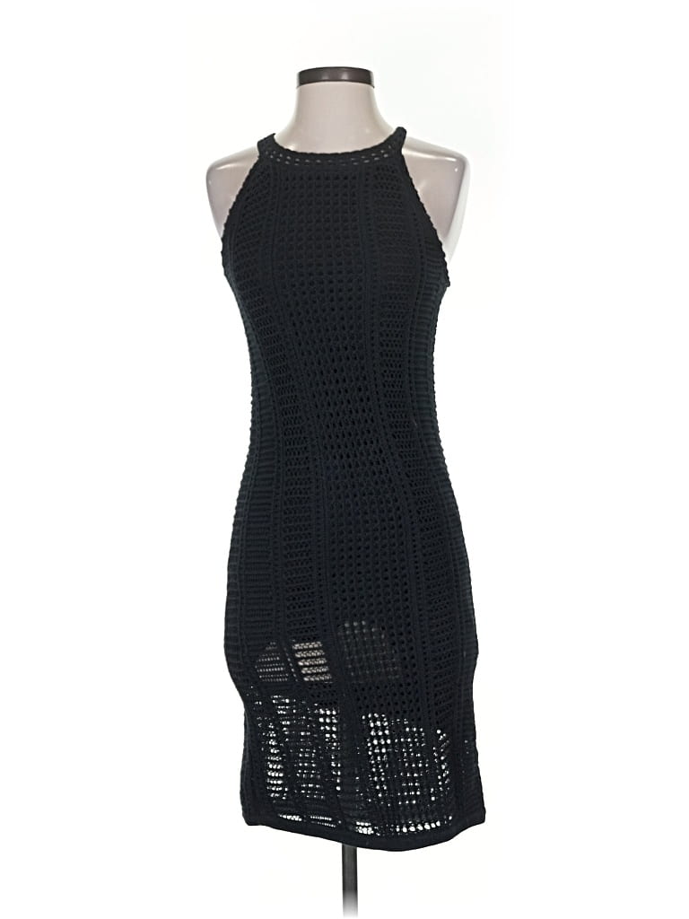 Click to view more detailed imagery on our partner's website Pre-owned Carmen Marc Valvo Cocktail Dress In Black