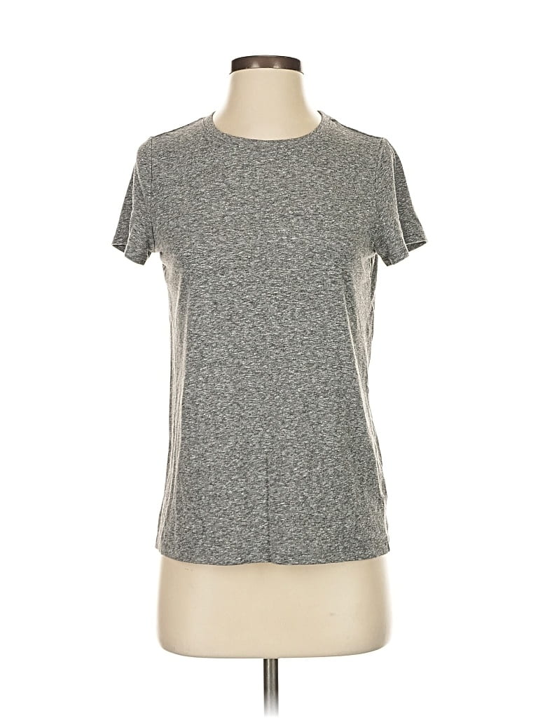 Pre-owned Universal Thread Active T-shirt In Gray