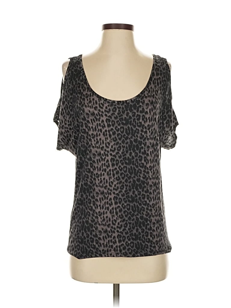 Pre-owned Romeo & Juliet Couture Short Sleeve Top Gray Cold Shoulder Neckline Tops