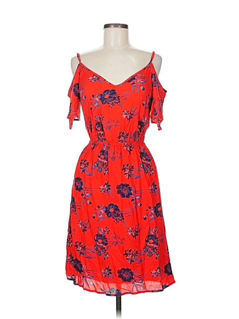 Click to view more detailed imagery on our partner's website Pre-owned Splendid Casual Dress In Red