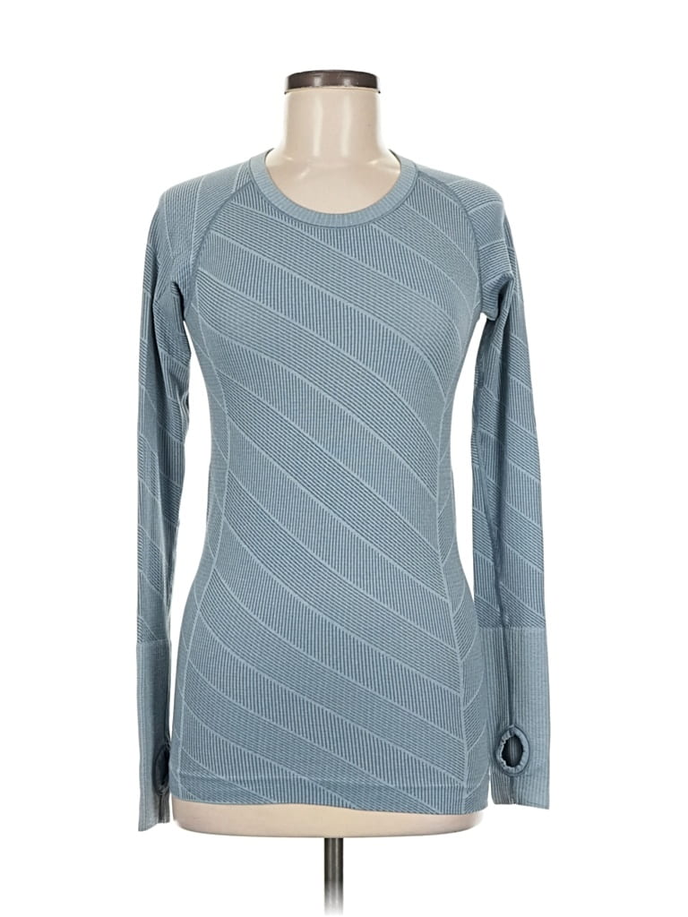 Click to view more detailed imagery on our partner's website Pre-owned Lululemon Athletica Long Sleeve T-shirt In Gray