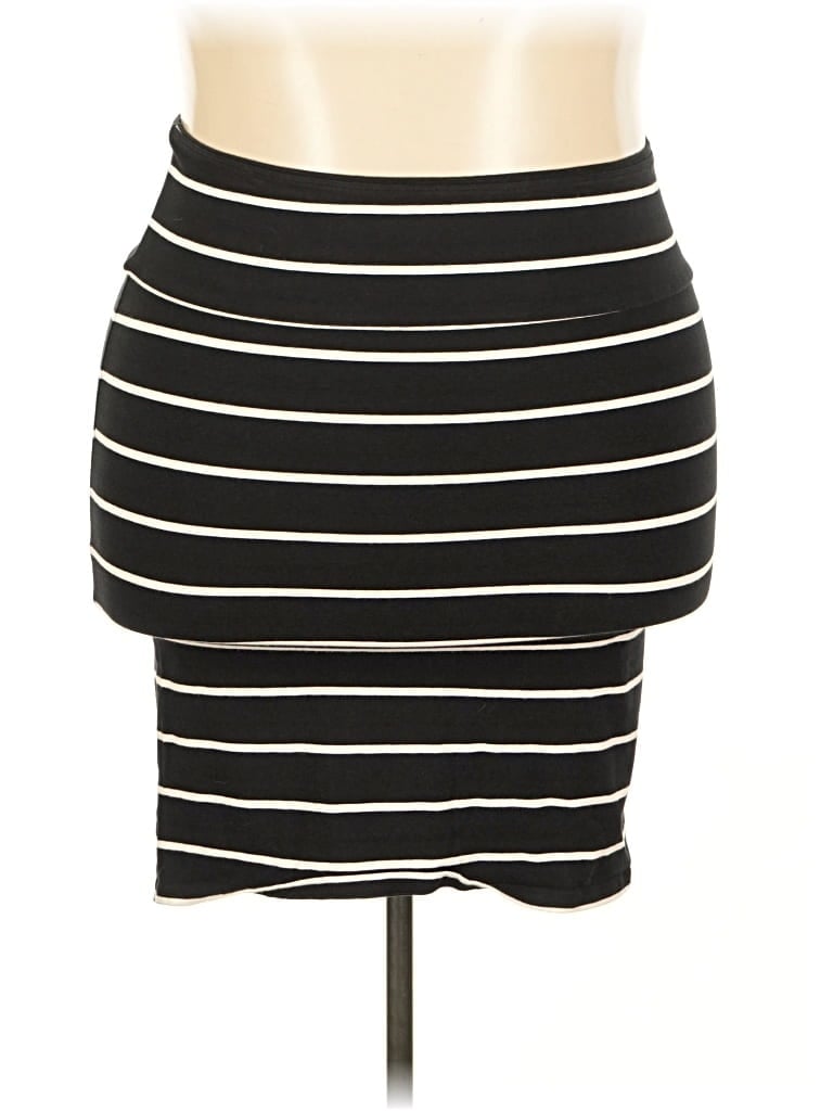 Pre-owned Torrid Casual Skirt In Black