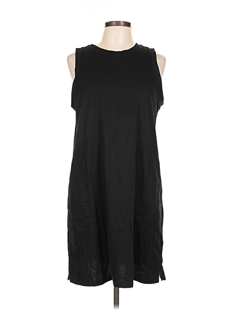 Click to view more detailed imagery on our partner's website Pre-owned Old Navy Casual Dress In Black