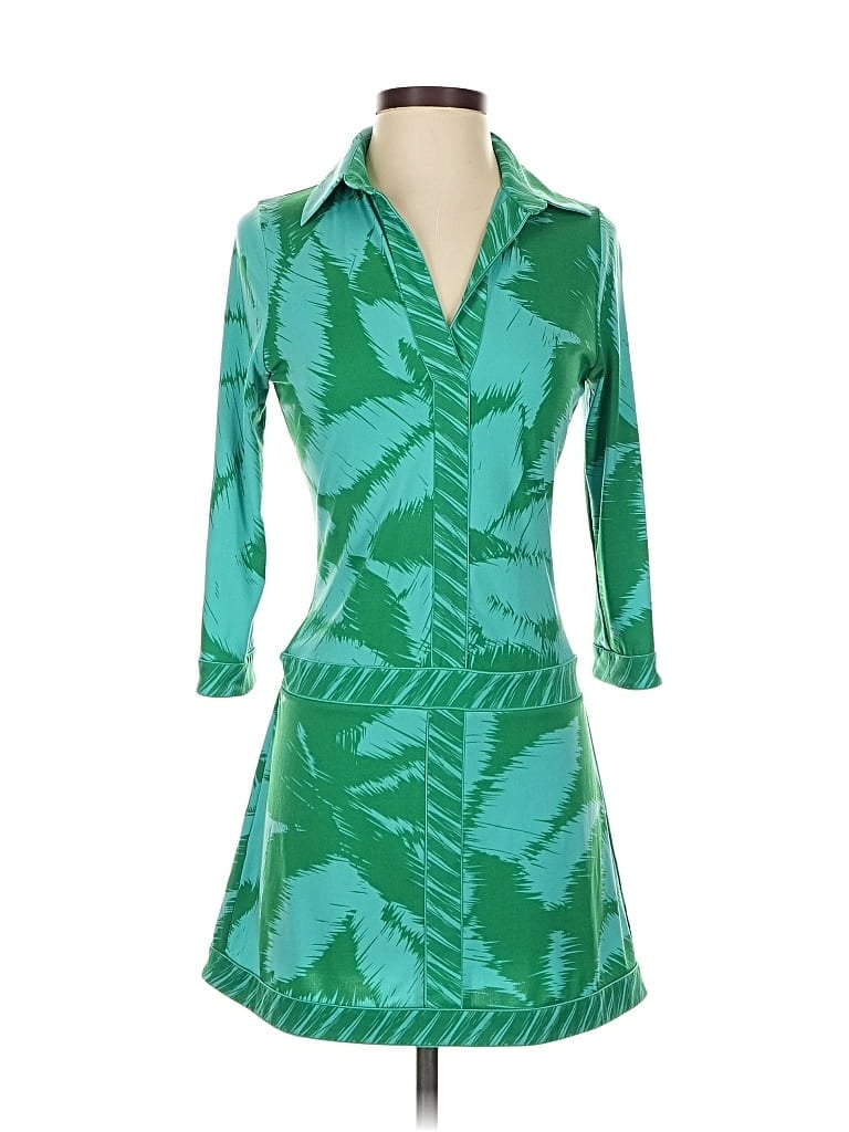 Pre-owned Bcbgmaxazria Casual Dress In Green