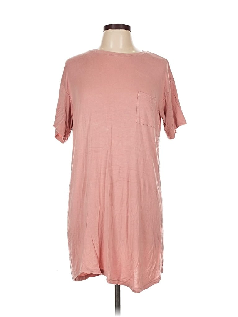 Click to view more detailed imagery on our partner's website Pre-owned Danskin Casual Dress In Pink