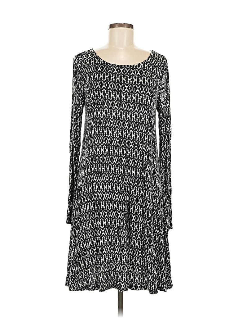 Click to view more detailed imagery on our partner's website Pre-owned Old Navy Casual Dress In Gray