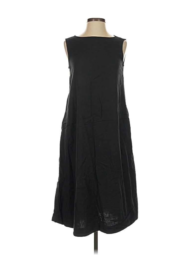 Click to view more detailed imagery on our partner's website Pre-owned Uniqlo Casual Dress In Black