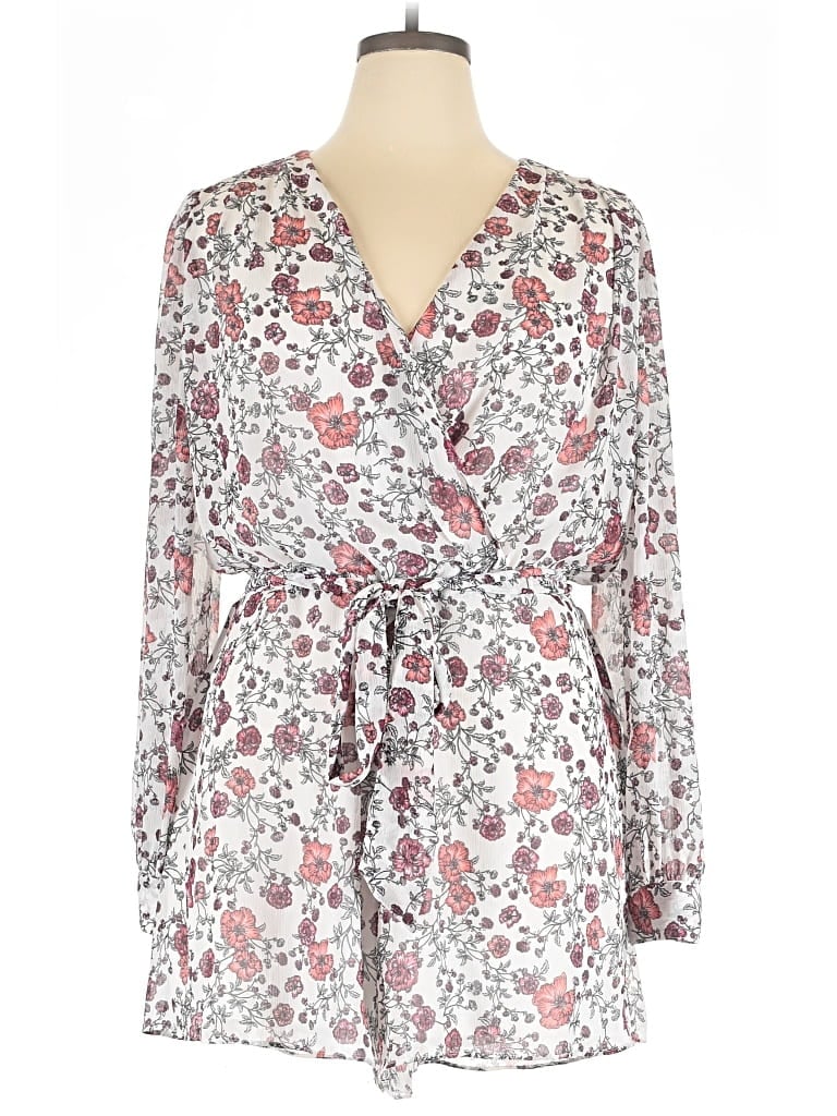 Pre-owned Express Outlet Romper In White