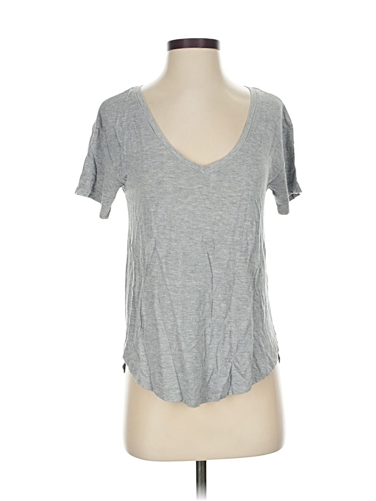 Click to view more detailed imagery on our partner's website Pre-owned Abercrombie & Fitch Short Sleeve T-shirt In Gray