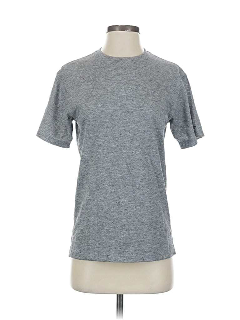 Click to view more detailed imagery on our partner's website Pre-owned Fabletics Short Sleeve T-shirt In Gray