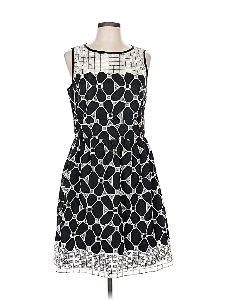 Click to view more detailed imagery on our partner's website Pre-owned Gabby Skye Cocktail Dress In Black